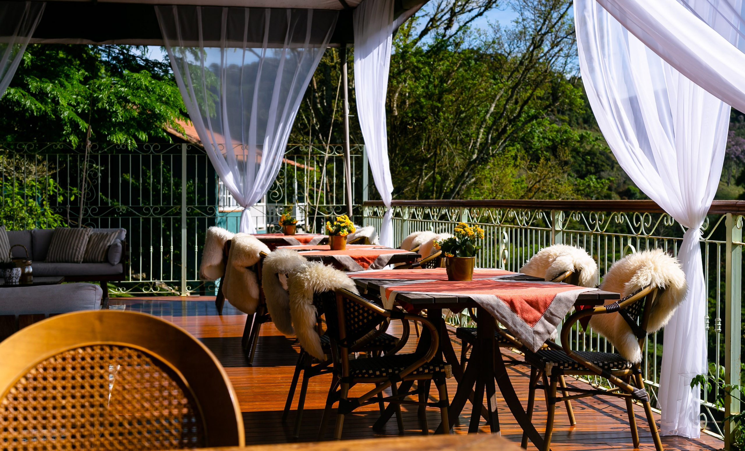 Restaurant overlooking Pedra Azul